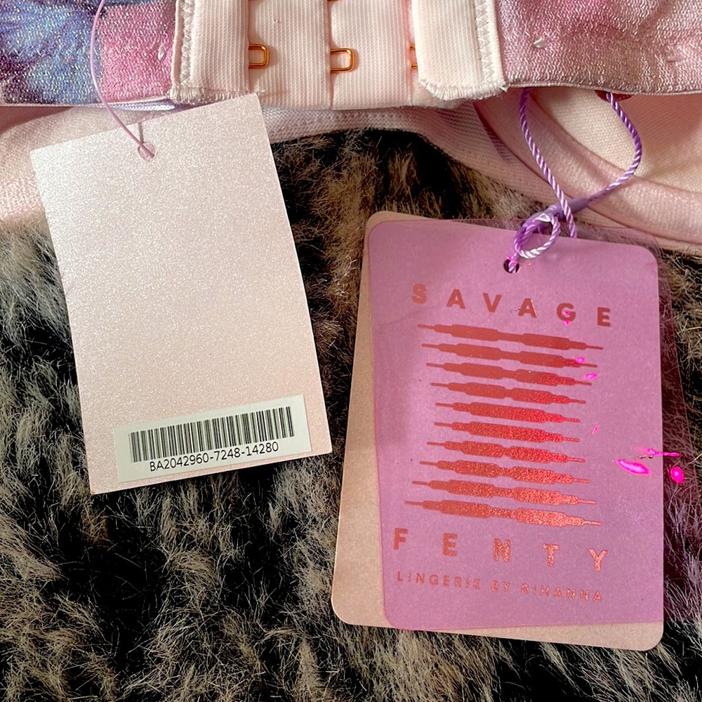 New with Tags!! Savage X Fenty bra - Picture 3 of 3